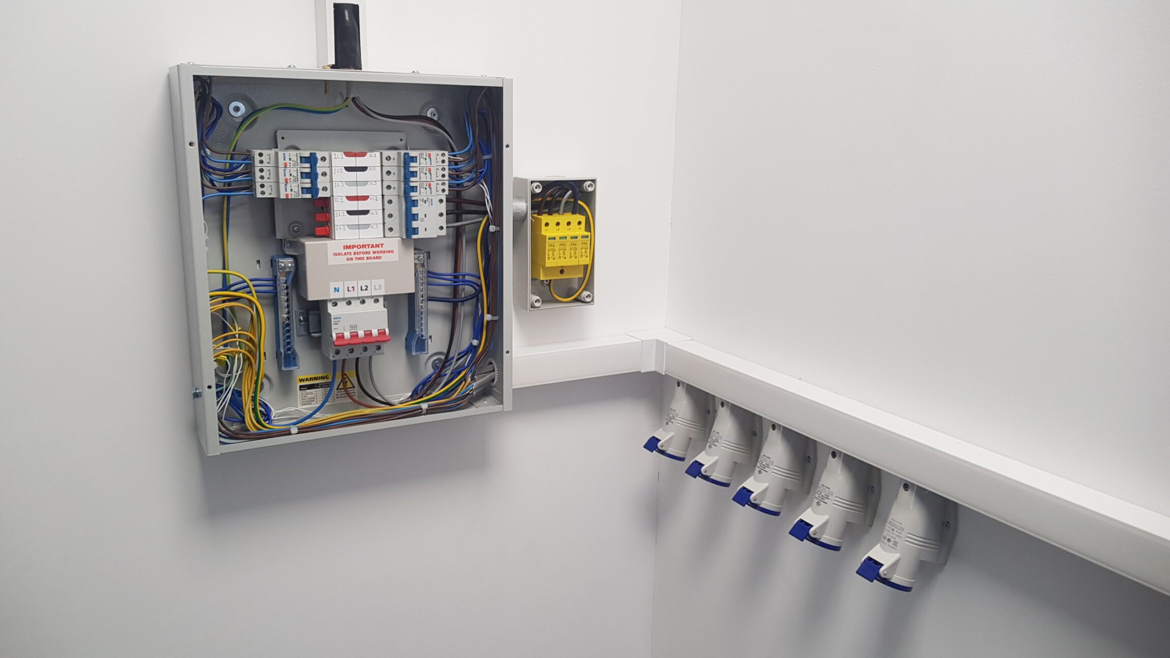 commercial electrician fault finding in gloucestershire